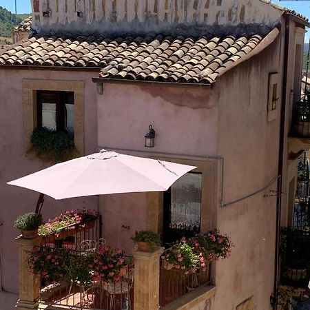 B&B Mugnos Charme Living Licodia Eubea Exterior photo