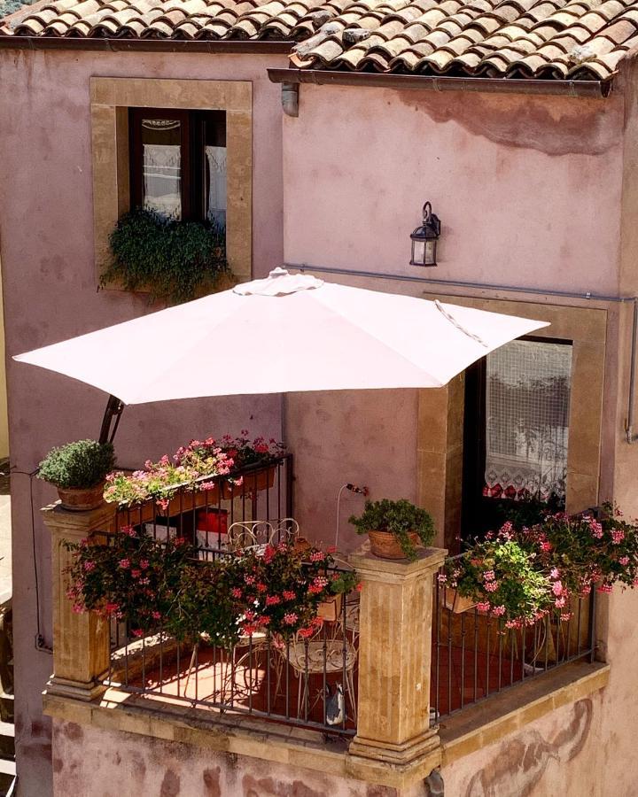 B&B Mugnos Charme Living Licodia Eubea Exterior photo