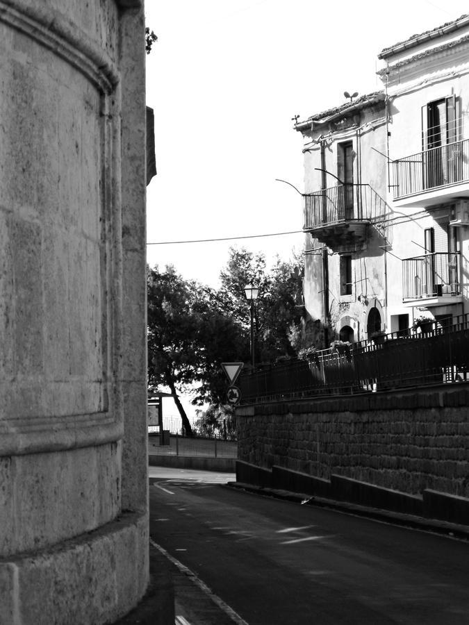 B&B Mugnos Charme Living Licodia Eubea Exterior photo