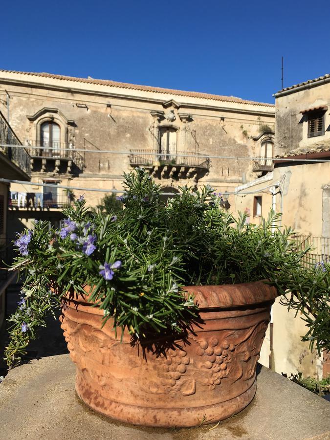 B&B Mugnos Charme Living Licodia Eubea Exterior photo